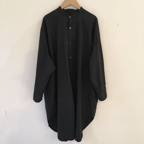 UNIVERSAL TISSU タイプライター バックスリットシャツ　クロ