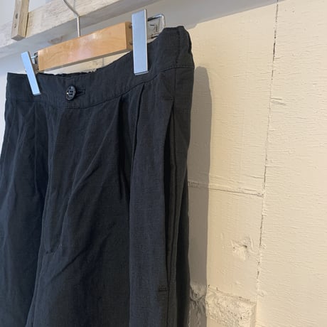 UNIVERSAL TISSU オリジナルフレンチリネンハーフパンツ クロ