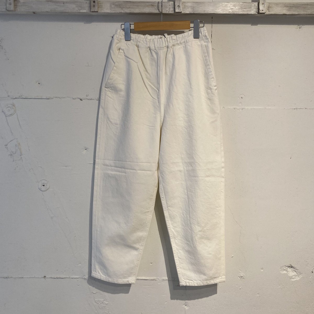 TISSU ティシュ イージーテーパード デニムパンツ コットン