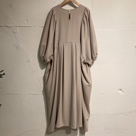 UNIVERSAL TISSU ウールカシミヤビーバー タックギャザーワンピース ペールベージュ