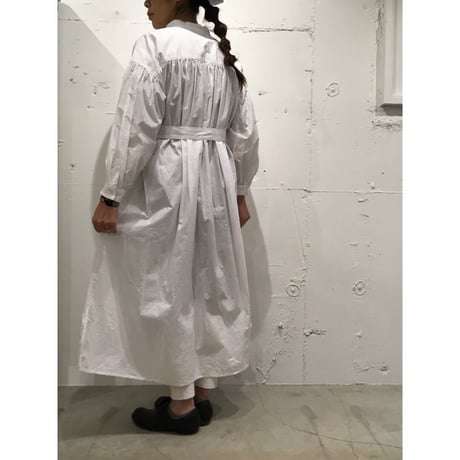 UNIVERSAL TISSU クラシックギャザーシャツドレス クロ