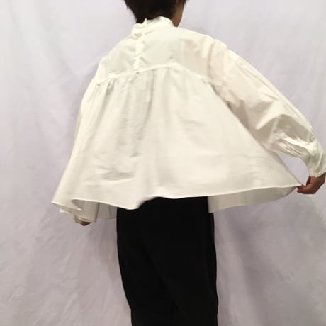UNIVERSAL TISSU モックネックブラウス　クロストライプ