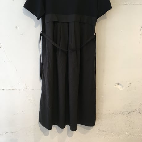UNIVERSAL TISSU　クラシック天竺 タックワンピース　黒