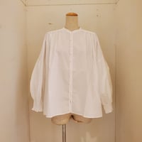 【UNIVERSAL TISSU】バンドカラーブラウス