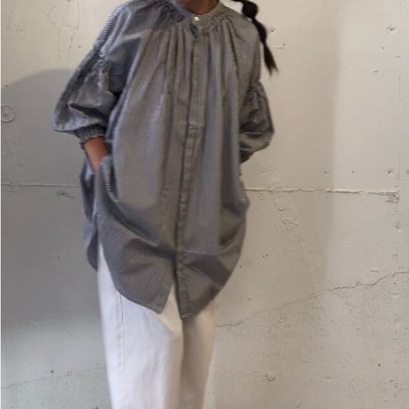NIVERSAL TISSU トリプルシャーリング バンドカラーブラウス　シロ