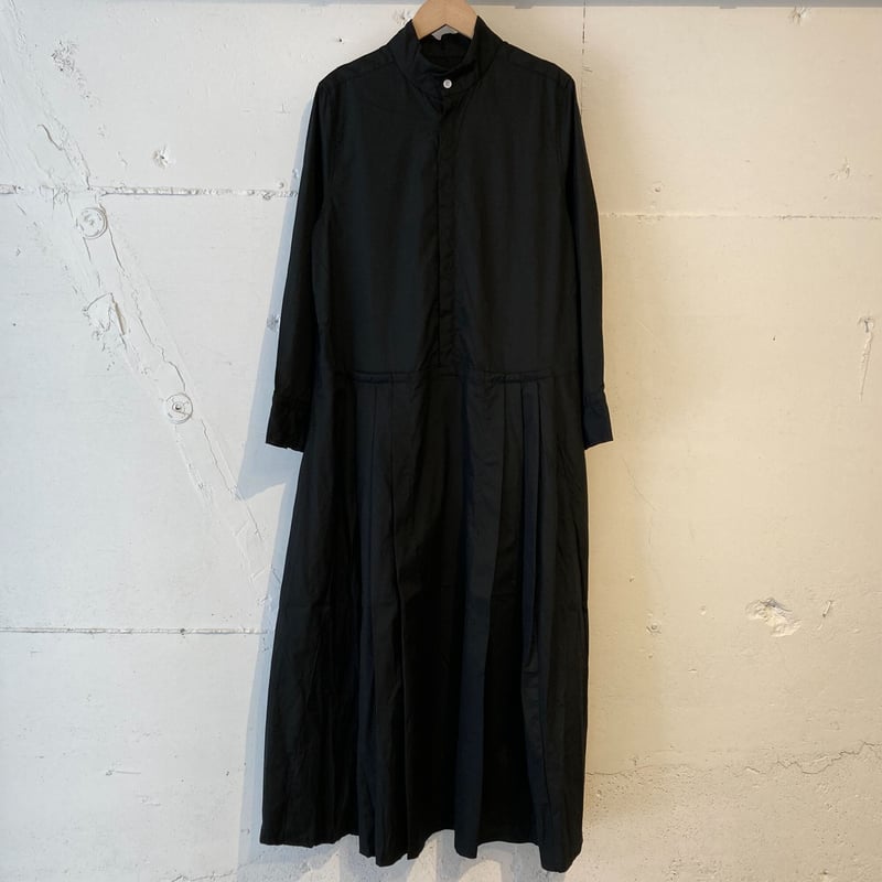 UNIVERSAL TISSU ホスピタル ロングスリーブワンピース クロ | un de plus