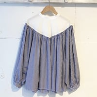UNIVERSAL TISSU スタンドカラーブラウス ネイビーピンストライプ
