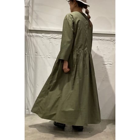 UNIVERSAL TISSU ナチュラルタイプライターギャザードレス カーキ