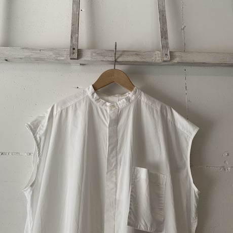 UNIVERSAL TISSU スリーブレスロングシャツ シロ