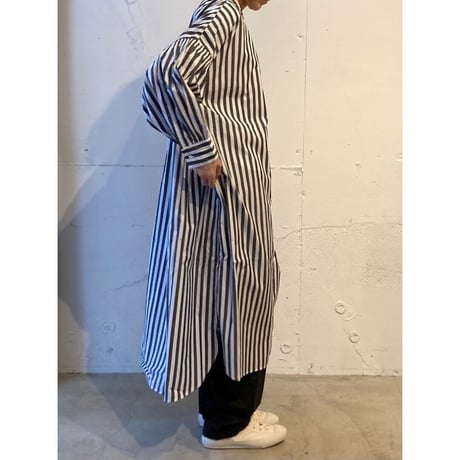 UNIVERSAL TISSU バンドカラーシャツワンピース クロワイドストライプ