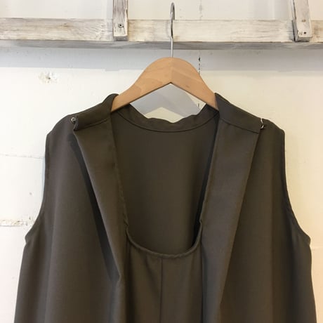 GALERIE TISSU リプリープリネン混モックネックワンピース チャコール