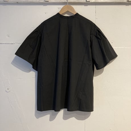ナチュラルタイプライター タックスリーブブラウス クロ