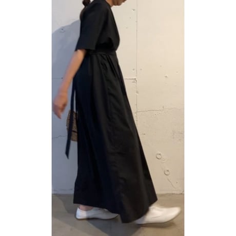 UNIVERSAL TISSU ハーフスリーブワンピース ネイビー