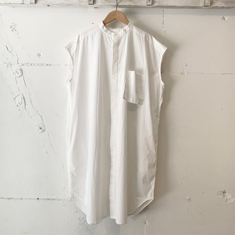 UNIVERSAL TISSU スリーブレスロングシャツ シロ