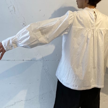 UNIVERSAL TISSU イタリアンフィレレース クラシックブラウス シロ