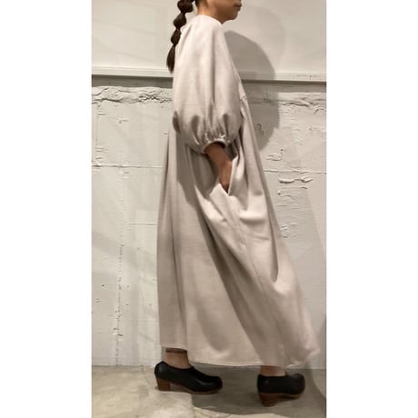 UNIVERSAL TISSU ウールカシミヤビーバー タックギャザーワンピース ペールベージュ
