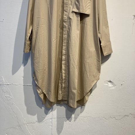 UNIVERSAL TISSU ナチュラルタイプライター バンドカラーロングシャツ ベージュ