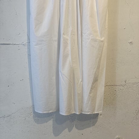 UNIVERSAL TISSU ナチュラルタイプライター ピンタックワンピース シロ