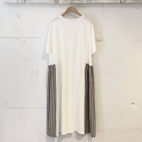 NATURAL LAUNDRY 脇ギャザーパネルワンピース オフ白