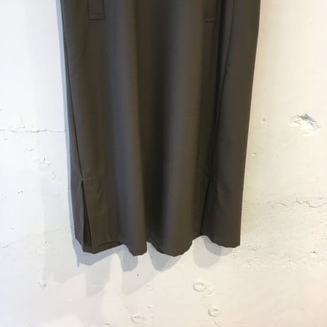 GALERIE TISSU リプリープリネン混モックネックワンピース チャコール