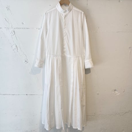 UNIVERSAL TISSU ホスピタル ロングスリーブワンピース シロ