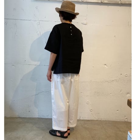 TISSU トリプルワッシャーリネン バックボタンシャツ クロ
