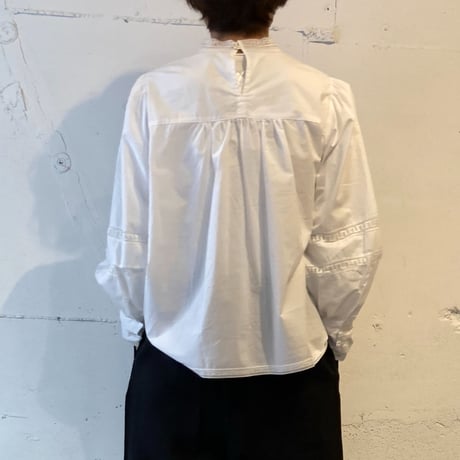 UNIVERSAL TISSU イタリアンフィレレース クラシックブラウス シロ
