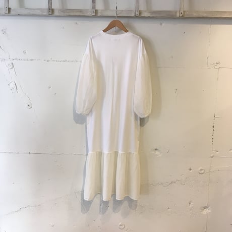 UNIVERSAL TISSU  マルチエフェクトジャージー ギャザーワンピース 白