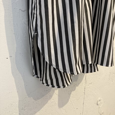 UNIVERSAL TISSU バンドカラーシャツワンピース クロワイドストライプ