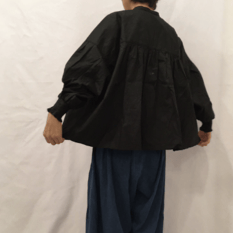 UNIVERSAL TISSU タイプライターシャーリングブラウス ブルーストライプ