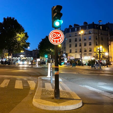 アンドレ・サレヴァ「STREET SIGN」金属・エナメル