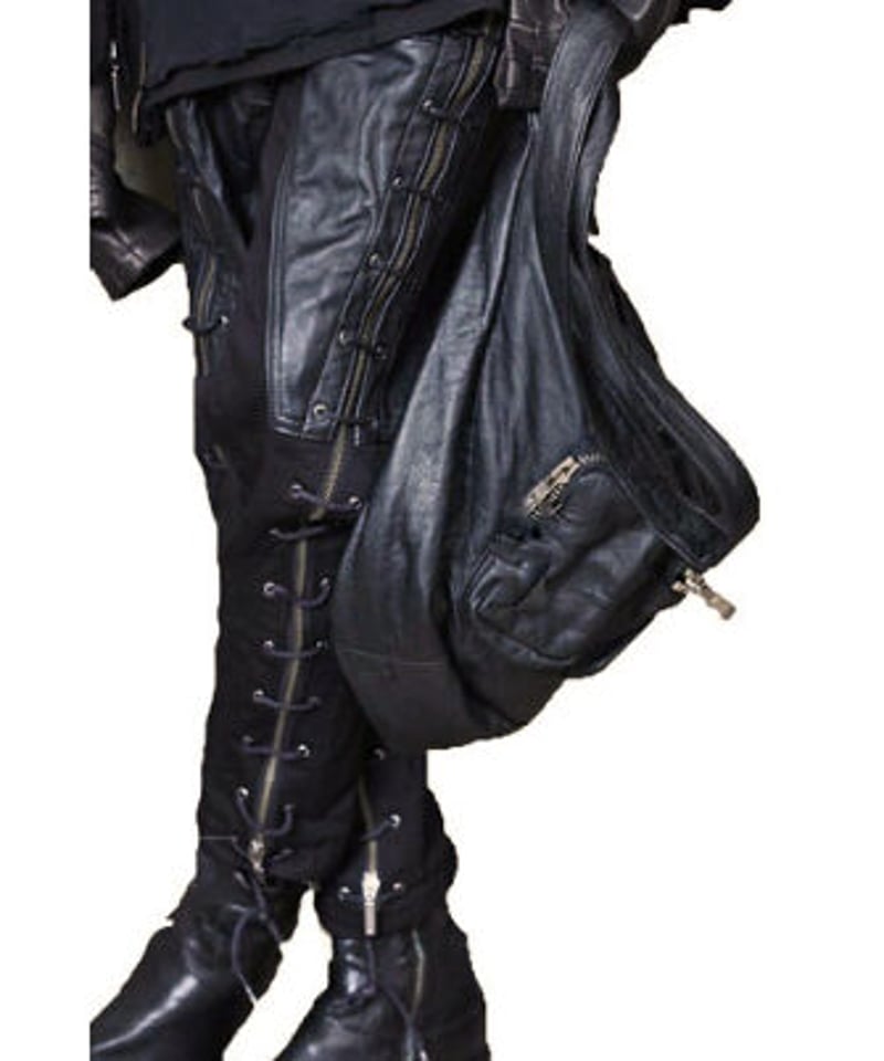 Yasuyuki Ishii（ヤスユキイシイ） Cowレザーショルダーバッグ