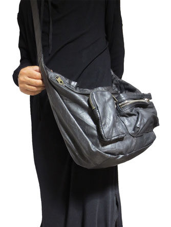 バッグ yasuyuki ishii Studded Rebel ShoulderBag Yasuyuki Ishii（ヤスユキイシイ） Cowレザーショルダーバッグ メンズ