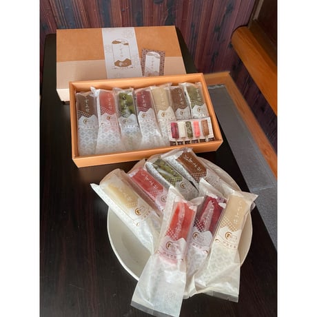 【冷凍便】くずよせギフト箱入り（５種類１４本入り）