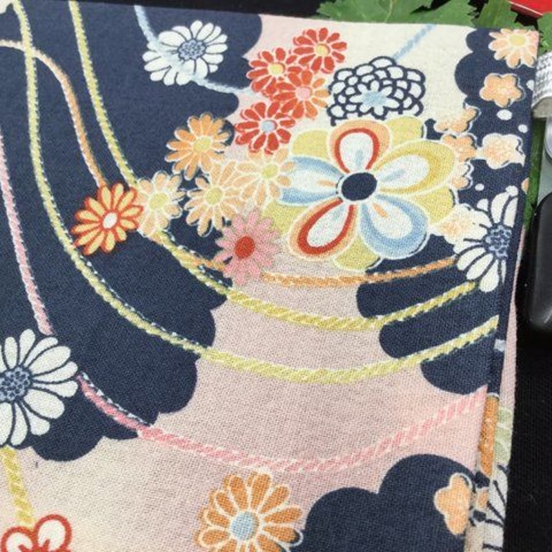 大人の移動ポケット【紺流水】 | つまみ細工工房 和物花雅