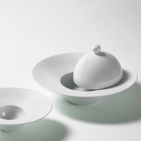 [ J.L Coquet - ジャン・ルイ・コケ ] < Hémisphère - エミスフェール > リム深皿 23cm  ホワイトサテン