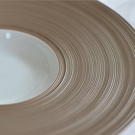 [ J.L Coquet - ジャン・ルイ・コケ ] < Hémisphère - エミスフェール > リム深皿 23cm  グレーメタリック