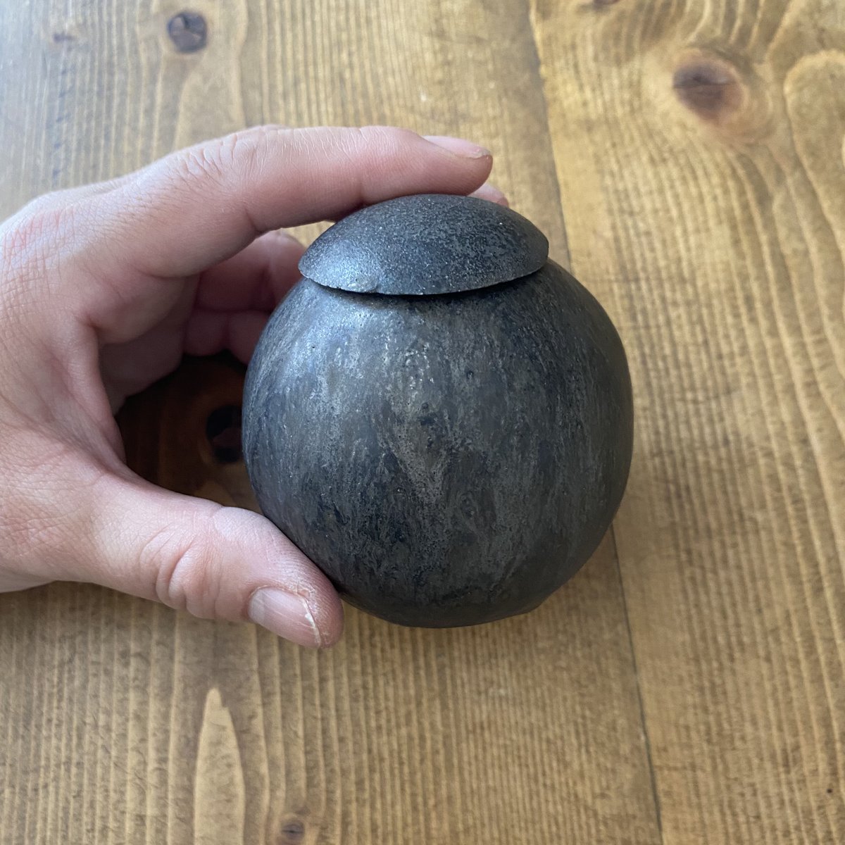 世界的に有名な 岩田圭介 hisoca | クロ 蓋付き片口 食器