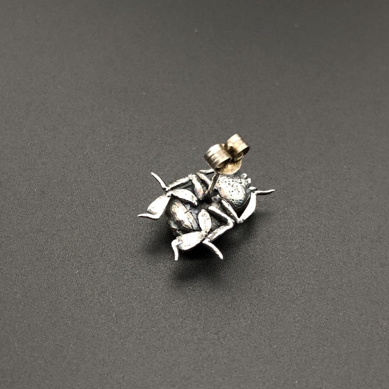 エンマ虫ピアス | ZOOCK ONLINESTORE