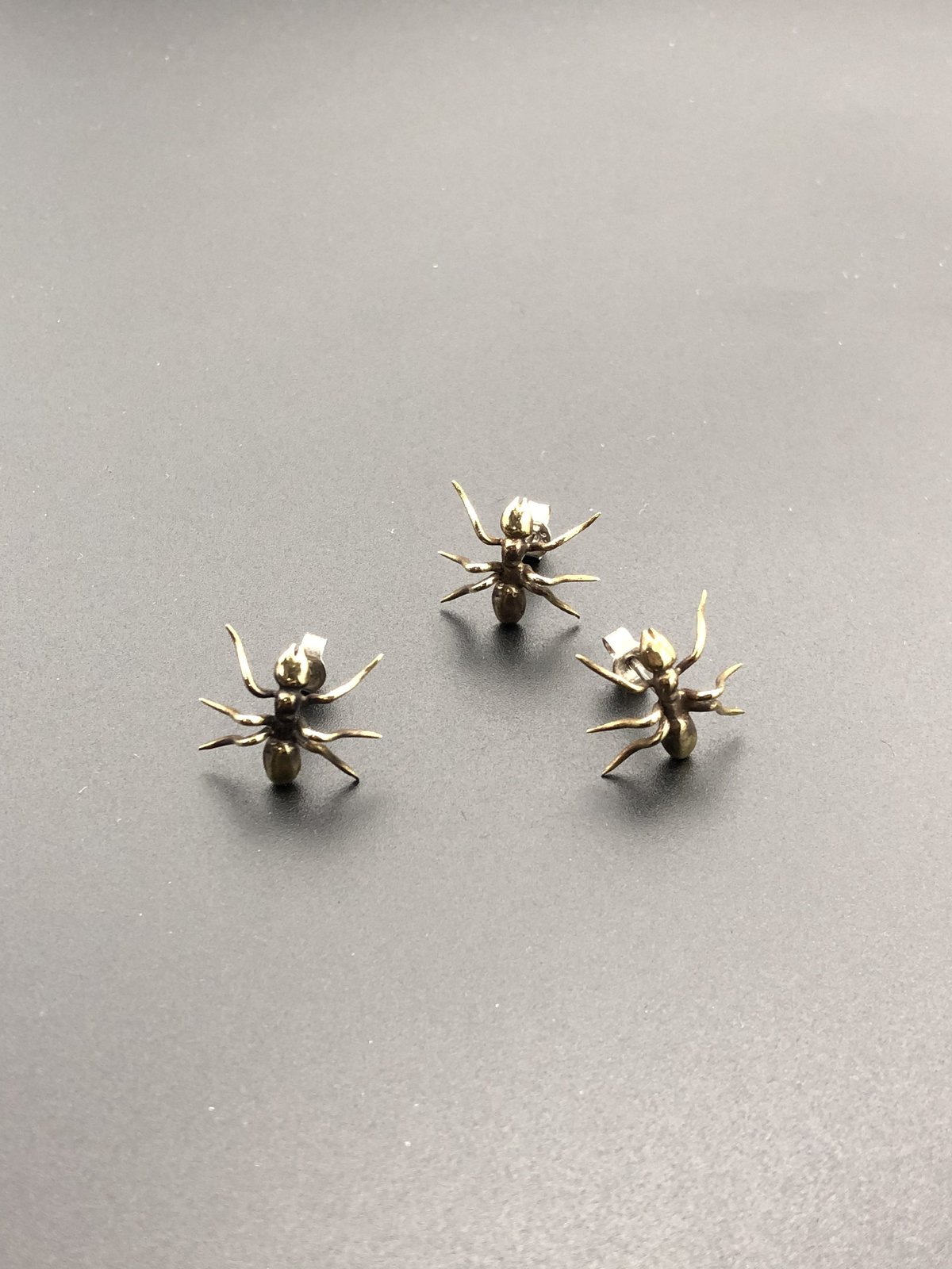 蟻ピアス（BR） | ZOOCK ONLINESTORE