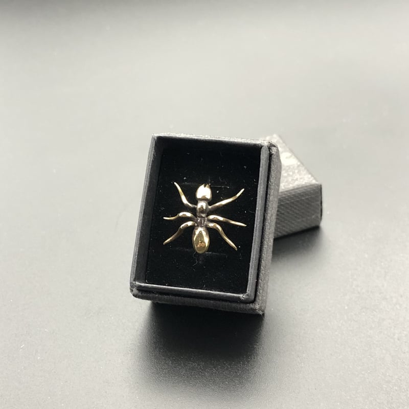 蟻ピアス(BR) | ZOOCK ONLINESTORE 蟻ピアス(BR) | ZOOCK ONLINESTORE