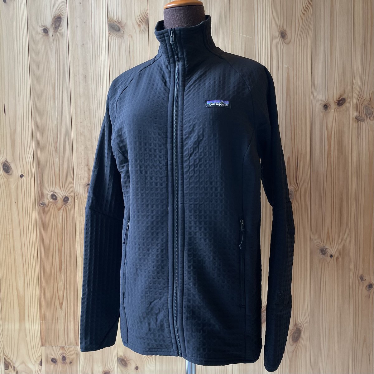 激安を販売 Patagonia パタゴニア R2ジャケット ウィメンズL