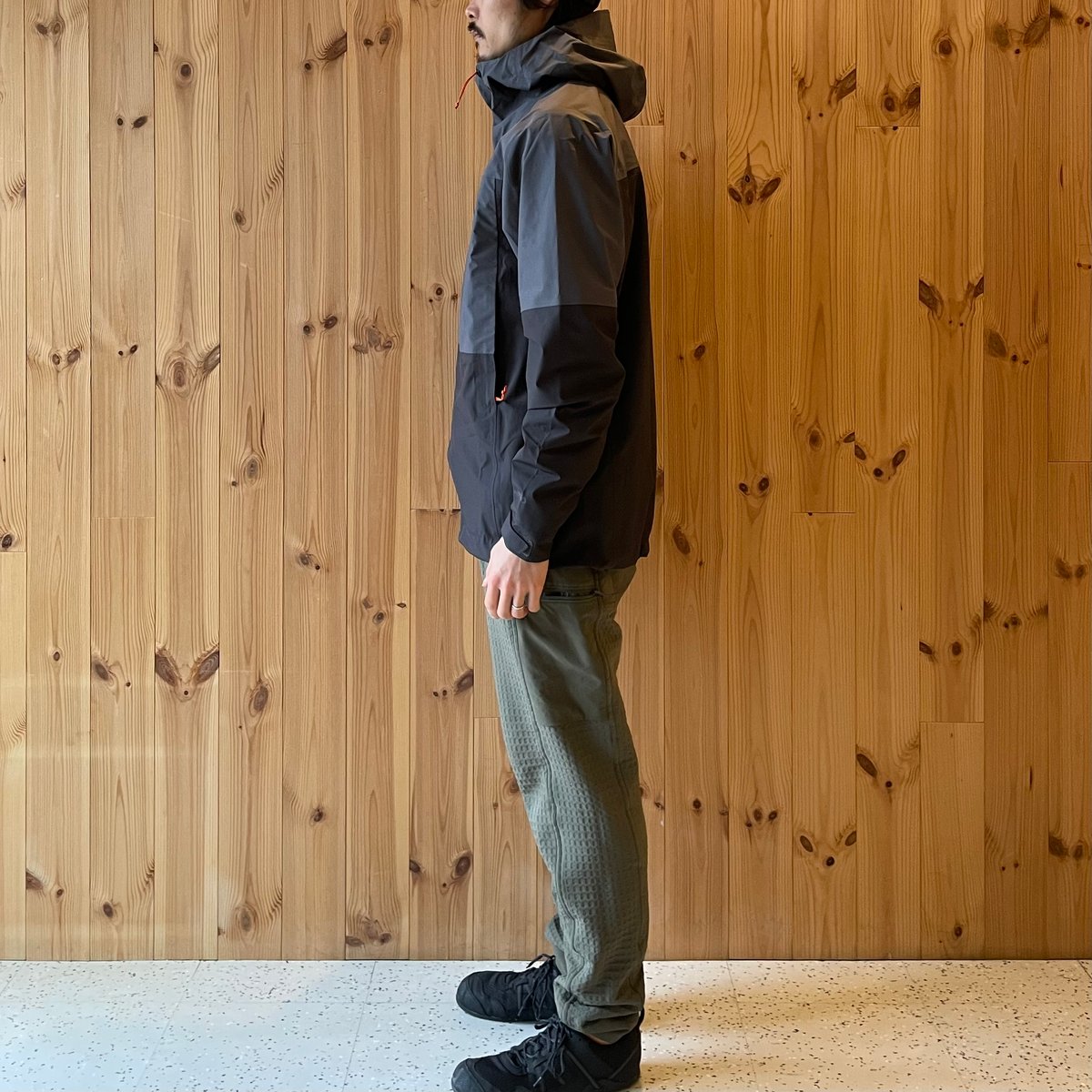 早い者勝ち新品パタゴニア　ウィメンズ・ボルダー・フォーク・レイン・ジャケット S Patagonia(パタゴニア) ウィメンズ・ボルダー・フォーク・レイン