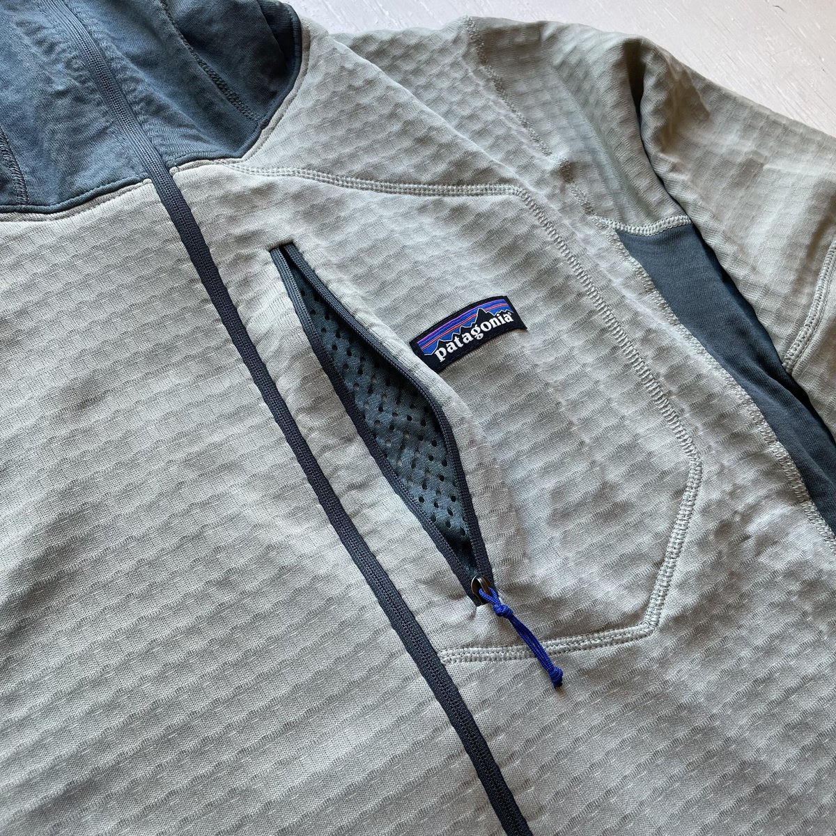 Patagonia R1 プルオーバーフーディ Patagonia R1 プルオーバーフーディ