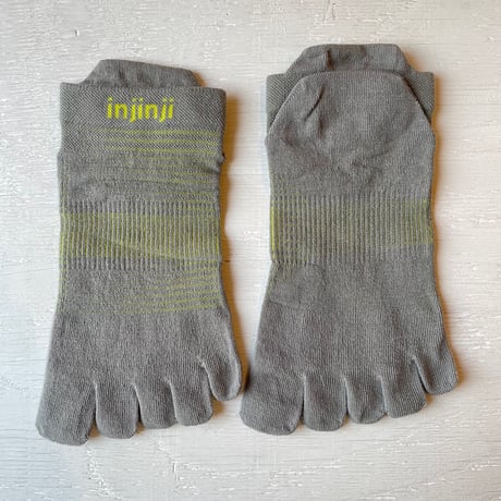 ランライトウェイトノーショウ / injinji（インジンジ）