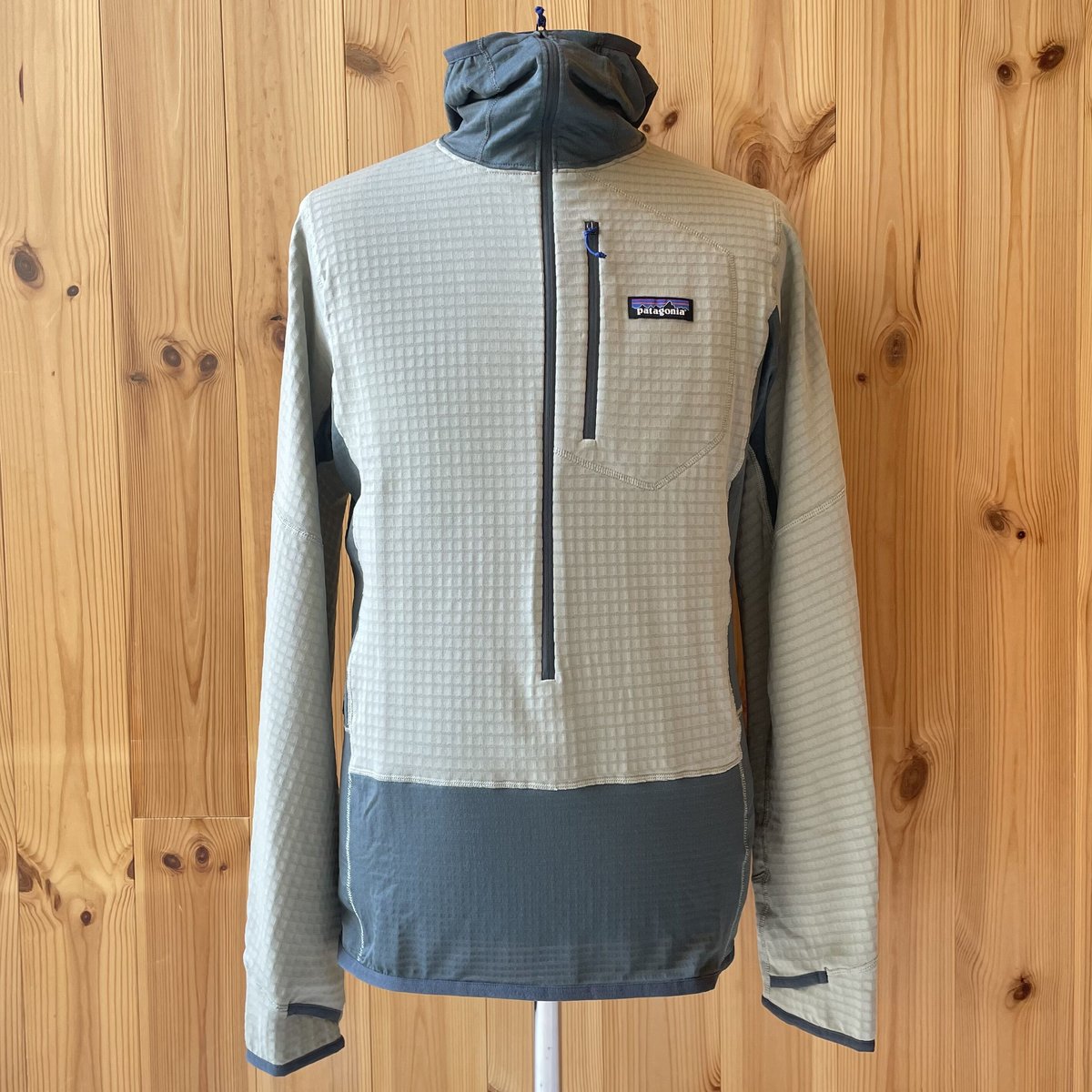 patagonia】パタゴニア R1プルオーバー・フーディー