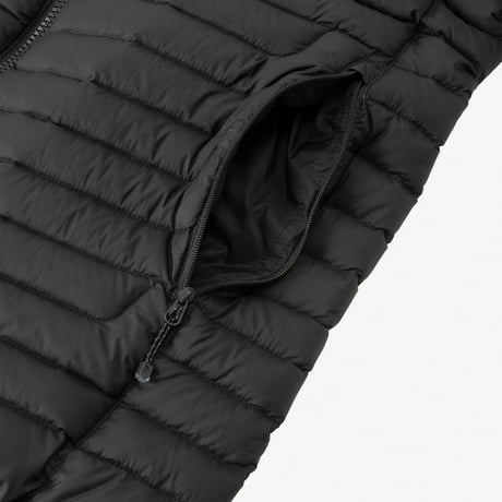 サンダーラウンドネックジャケット（レディース）/ THE NORTH FACE ノースフェイス