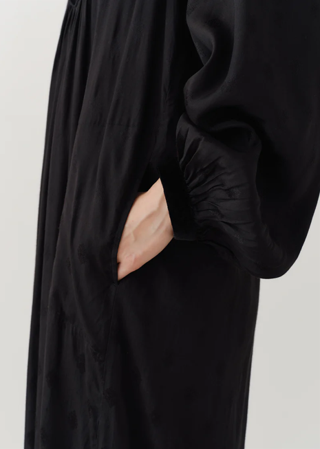 Velvet Beads Embroidery Dress（ウィメンズ）/ Sara mall