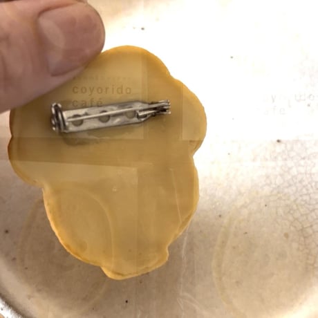 こよりどうクッキーのブローチ