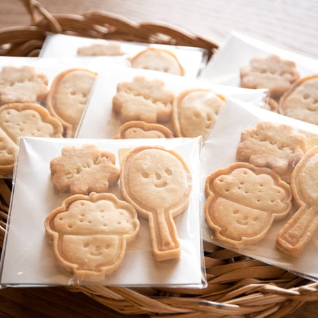 こよりどうクッキーのブローチ